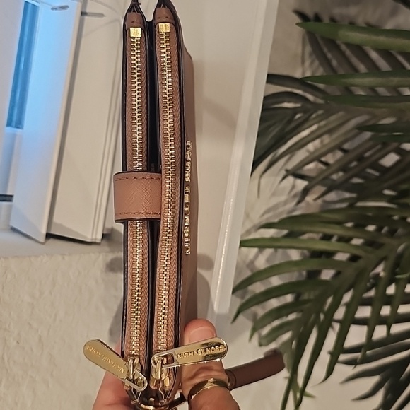 Michael Kors Mauve Wristlet - Picture 3 of 8